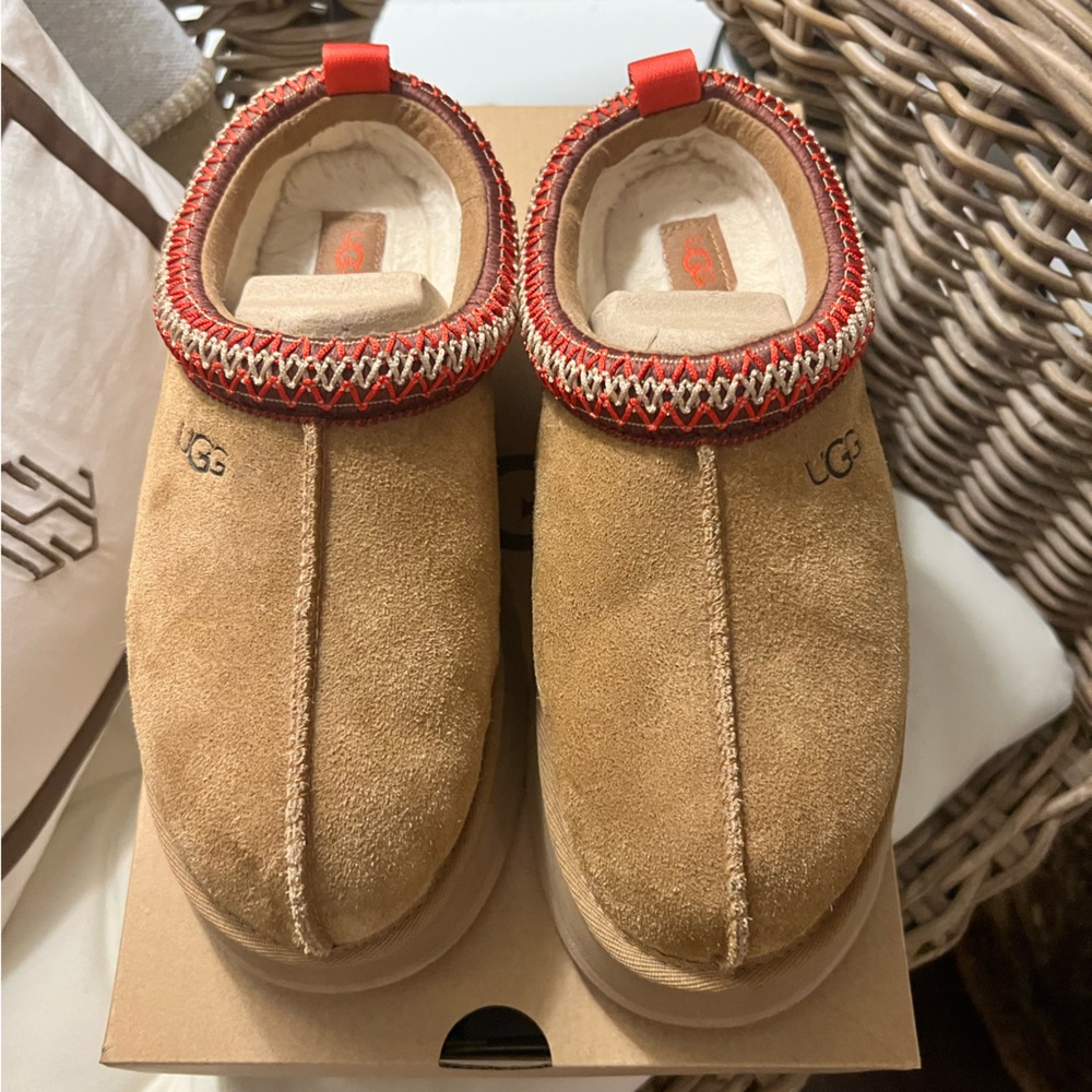 UGG TAZZ slide in moccasins size 8 viral Platform